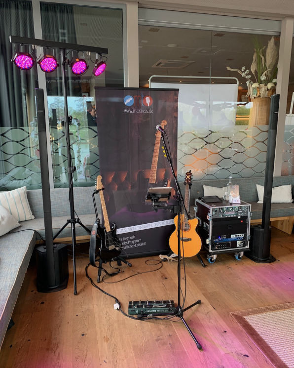 Max Trieß, Gitarrist und Sänger für Hochzeiten, Dinner