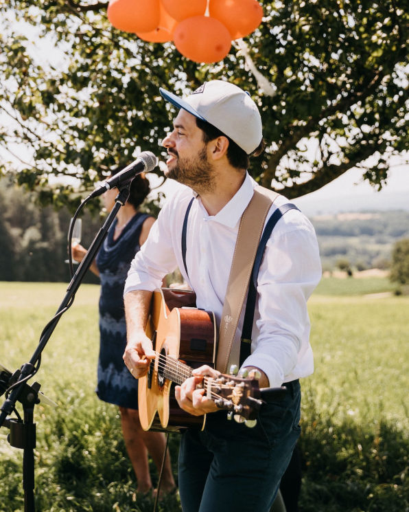 Max Trieß, Gitarrist und Sänger für Hochzeiten, Trauung