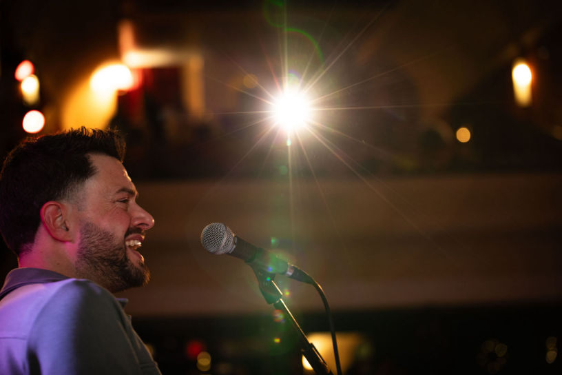 Max Trieß, Gitarrist und Sänger für Hochzeiten, Party